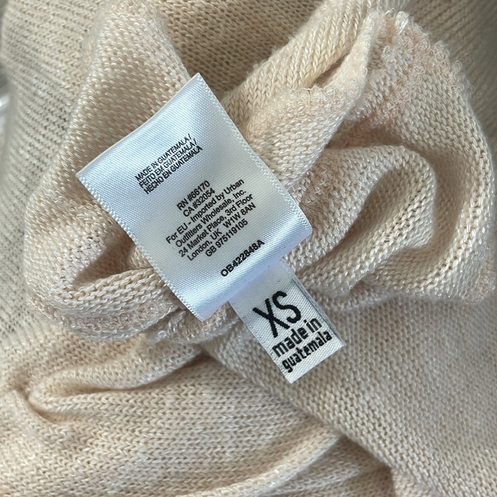 Free People Oversized Open Back Sweater in Light Pink - Size: XS - Picture 3 of 3